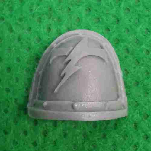 White Scars Mk II Shoulder Pads bits 