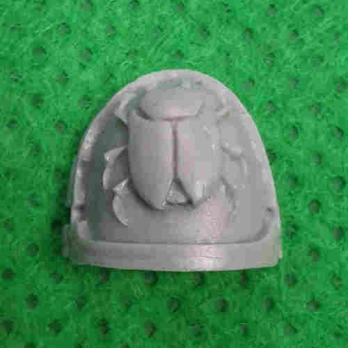 Thousand Sons Achean Pattern Shoulder Pads bits 