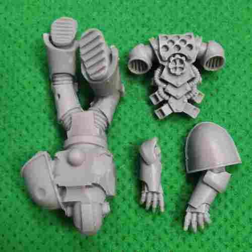 Alpharius, Primarch of the Alpha Legion bits