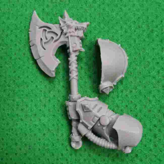 Hvarl Red-Blade, Jarl of the Fourth Great Company bits