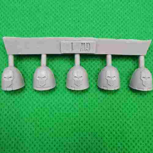 Iron Warriors MKVI Shoulder Pads bits