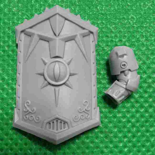 'Little' Horus Aximand – Captain of the 5th Company bits
