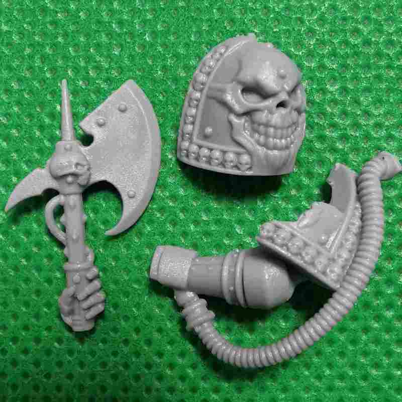 Black Templars Castellan bits