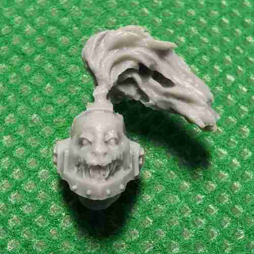 Autilon Skorr Consul-Delegatus of the Alpha Legion bits - Helmet