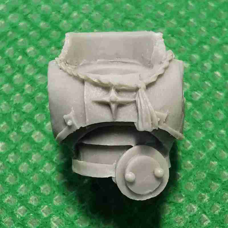 Iron Warriors Legion MKII Torsos bits