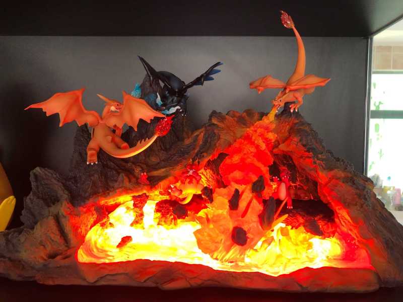 【In Stock】GENE Studio Pokemon Charizard 1/8 Scale Resin Statue