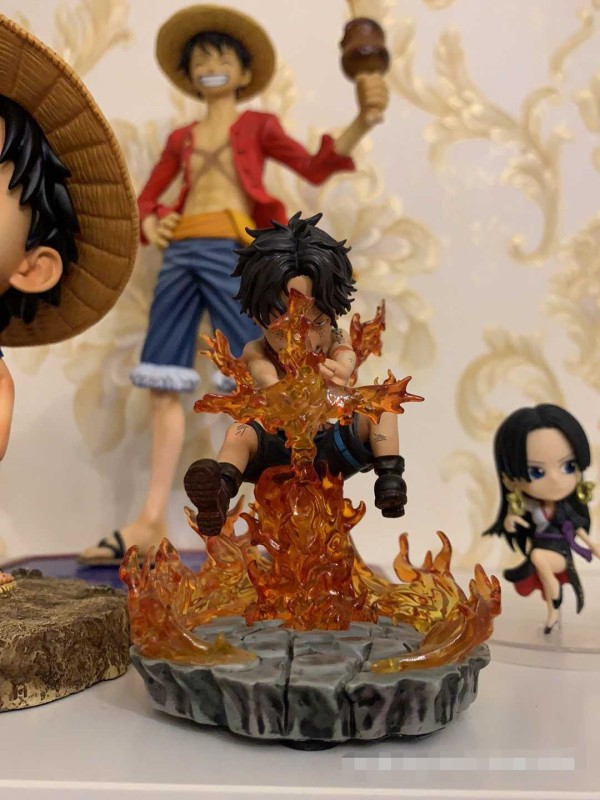 【In Stock】YZ Studio One Piece Yonko White Beard Edward Newgate Family Series Portgas·D· Ace WCF Scale Resin Statue