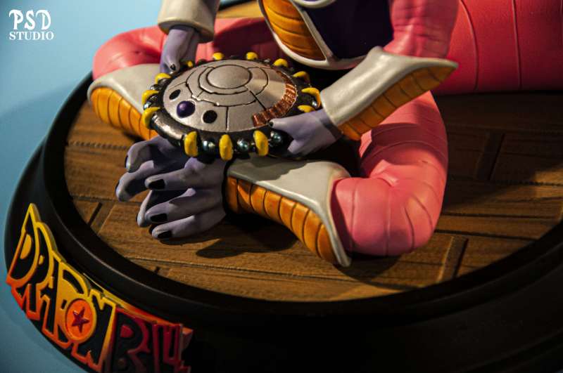【Preorder】PSD STUDIO Dragon Ball Z Frieza love playing SD Resin Statue Deposit