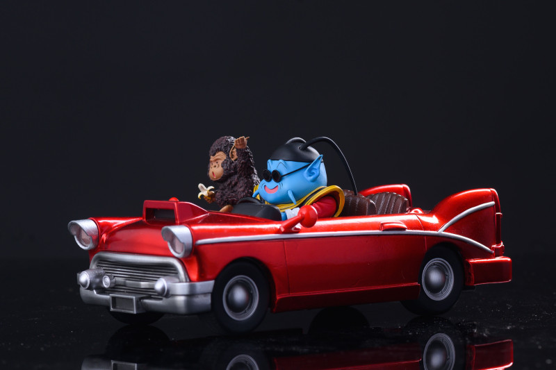 【In Stock】LeaGue Studio Dragon Ball King Kai in the car WCF Resin Statue