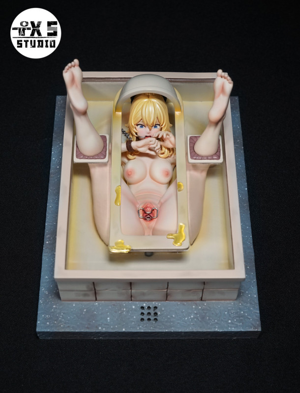 【In Stock】T.X.S Studio 1/6 R18 Squatting pan girl