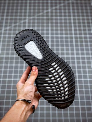 adidas Yeezy Boost 350 V2 Black Red