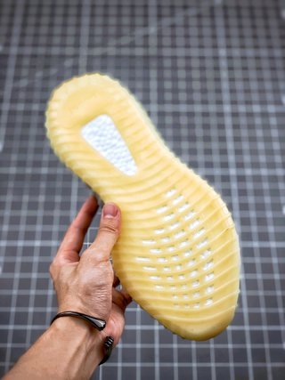 adidas Yeezy Boost 350 V2 Carbon