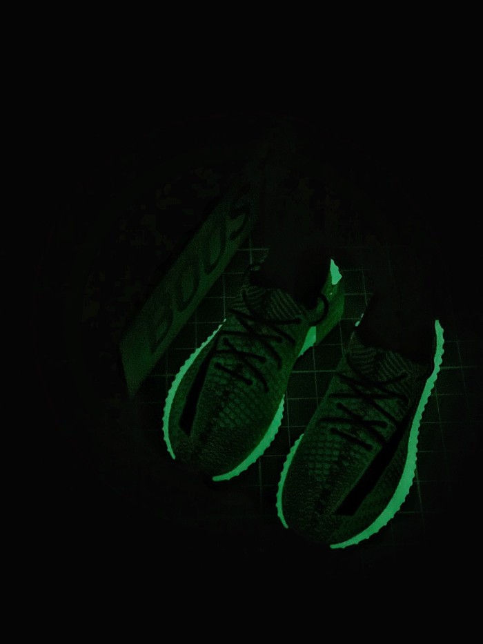 adidas Yeezy Boost 350 V2 Glow