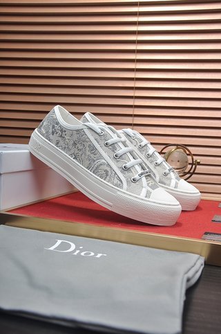 DIOR Walk'n'Dior Platform Shoes Low-Top Stylish Skateboarding Shoes Women's Gray
