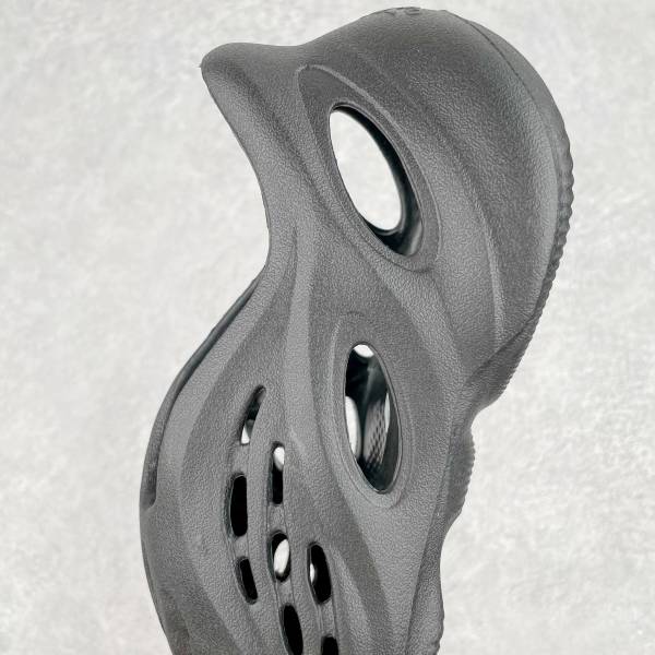 adidas Yeezy Foam RNR Onyx