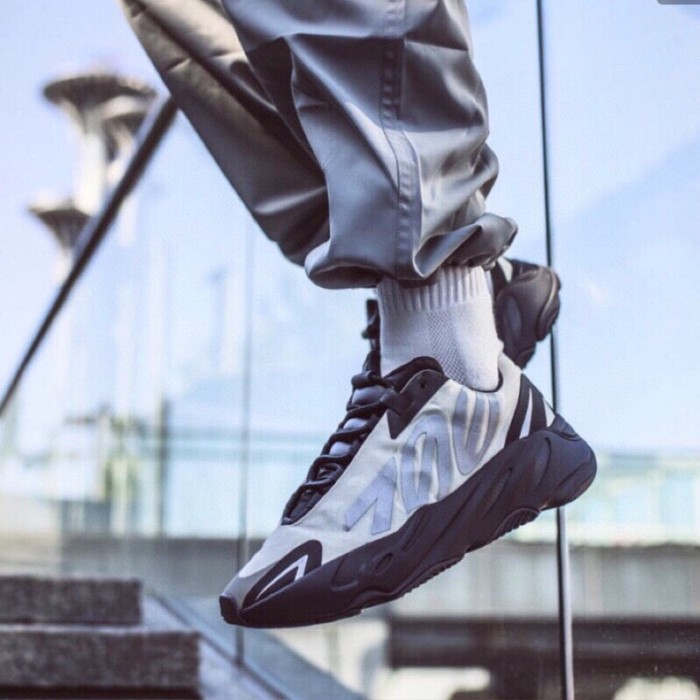 Adidas Yeezy Boost 700 MNVN Bone