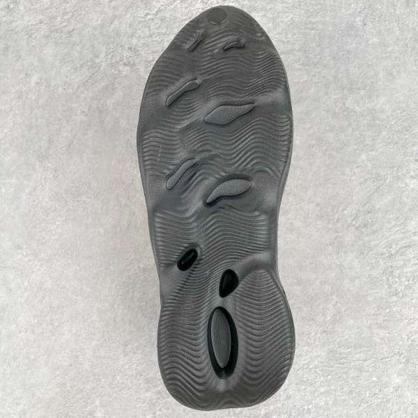 adidas Yeezy Foam RNR Onyx