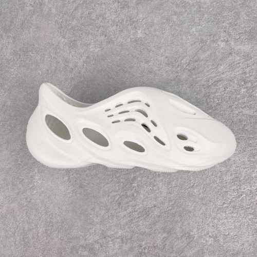 adidas Yeezy Foam RNNR Sand