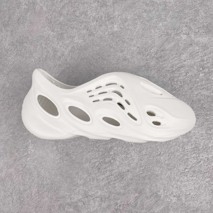 adidas Yeezy Foam RNNR Sand