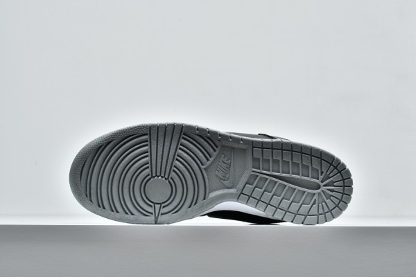 Nike Dunk SB Low Supreme Jewel Swoosh Silver