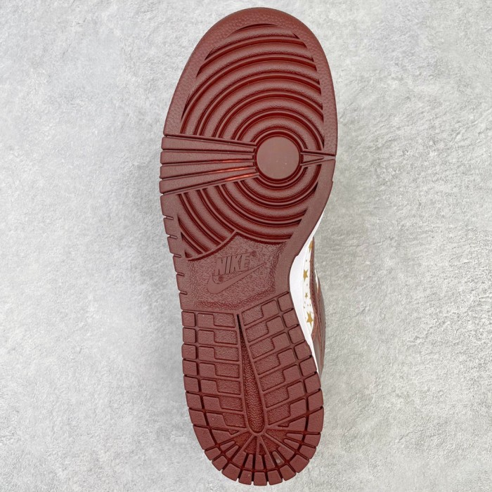 Nike Dunk SB Low Supreme Stars Barkroot Brown
