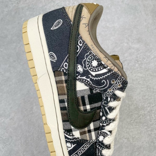 Nike Dunk SB Low Travis Scott