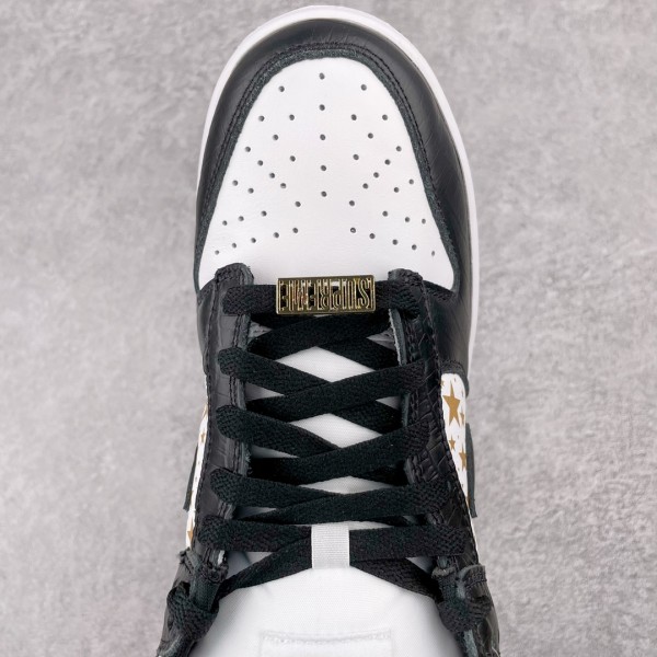 Nike Dunk SB Low Supreme Stars Black