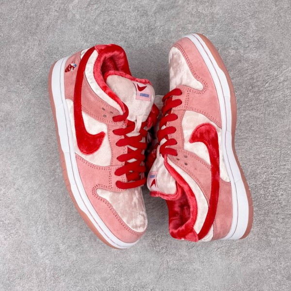 Nike Dunk SB Low StrangeLove Skateboards
