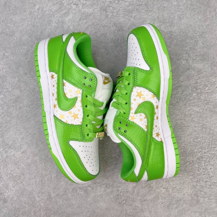 Nike Dunk SB Low Supreme Stars Mean Green