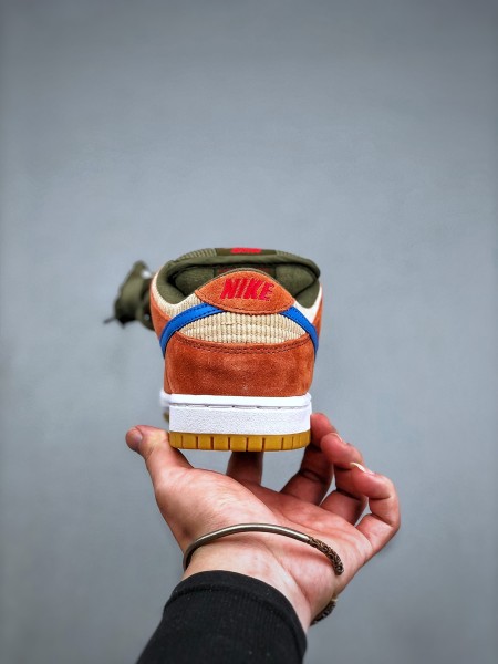 Nike SB Dunk Low Corduroy Dusty Peach