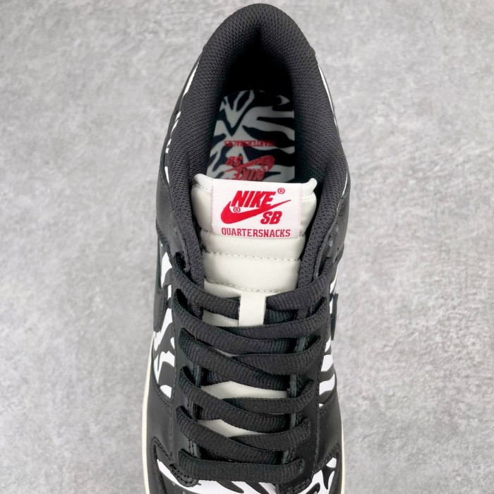 Nike Dunk SB Low Quartersnacks Zebra