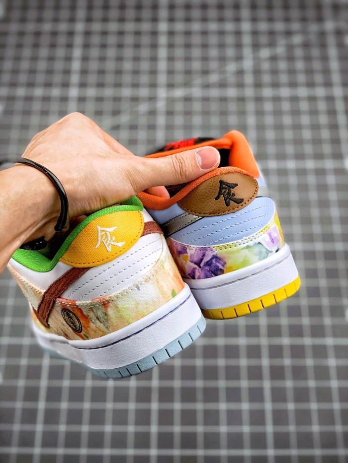 Nike Dunk SB Low Street Hawker