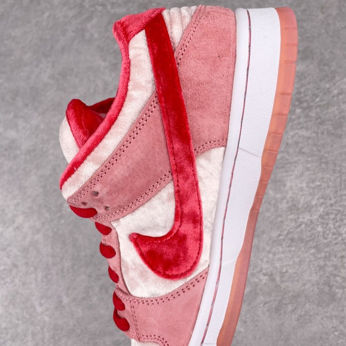 Nike Dunk SB Low StrangeLove Skateboards