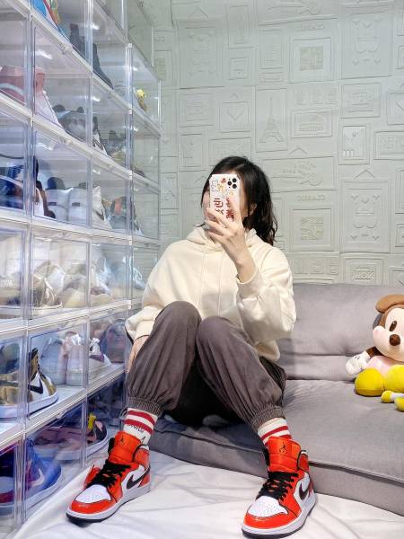 Jordan 1 Mid SE Turf Orange