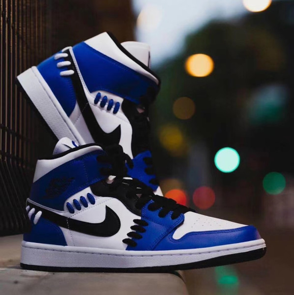 Jordan 1 Mid Sisterhood