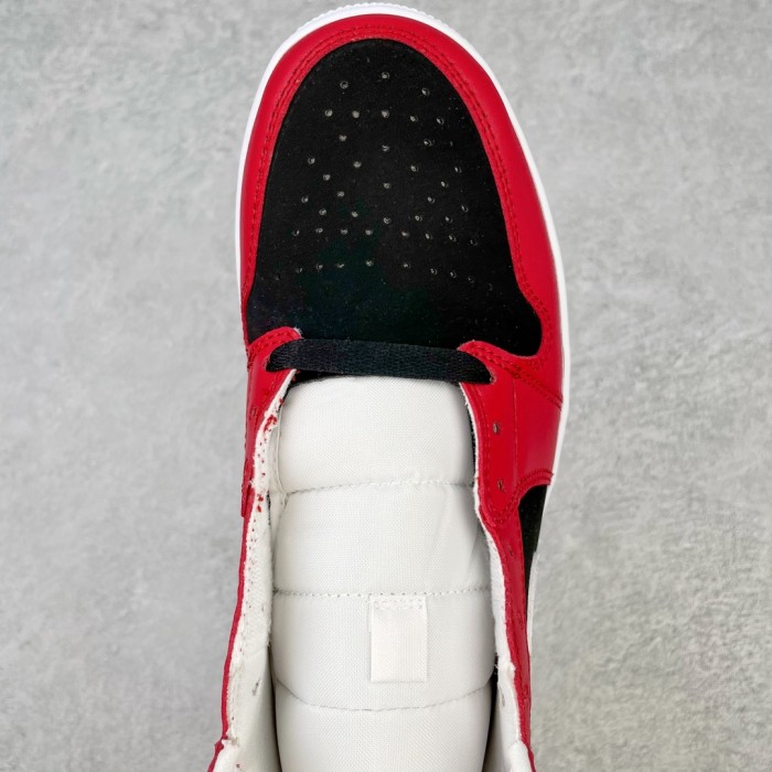 Jordan 1 Mid Gym Red Black (W)