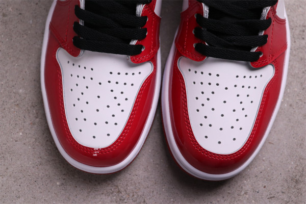 Jordan 1 Retro High Fearless UNC Chicigo