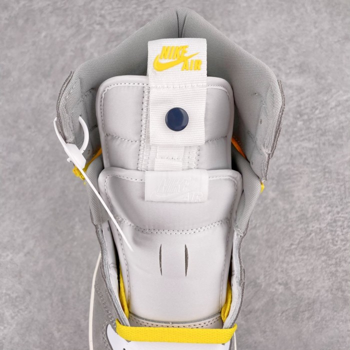 Jordan 1 High Switch Light Somke