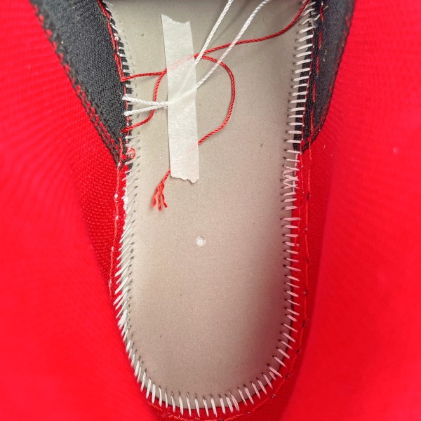 Jordan 1 Mid Very Berry (GS)