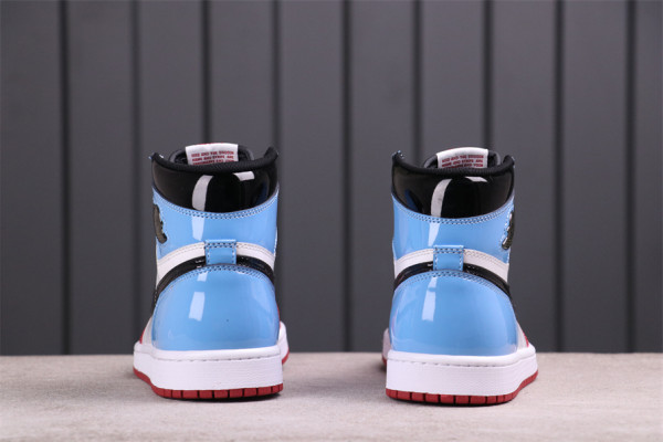 Jordan 1 Retro High Fearless UNC Chicigo