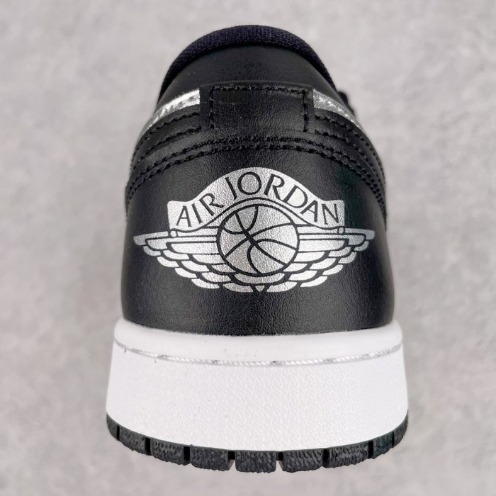 Jordan 1 Low SE Black Metallic Silver