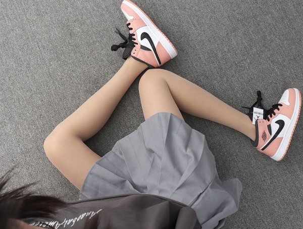 Jordan 1 Mid Pink Quartz