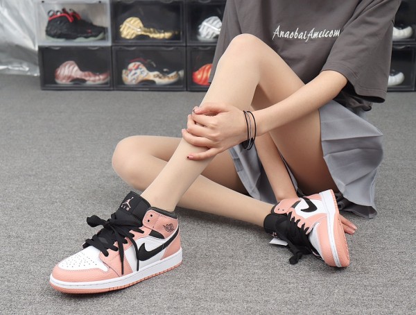 Jordan 1 Mid Pink Quartz