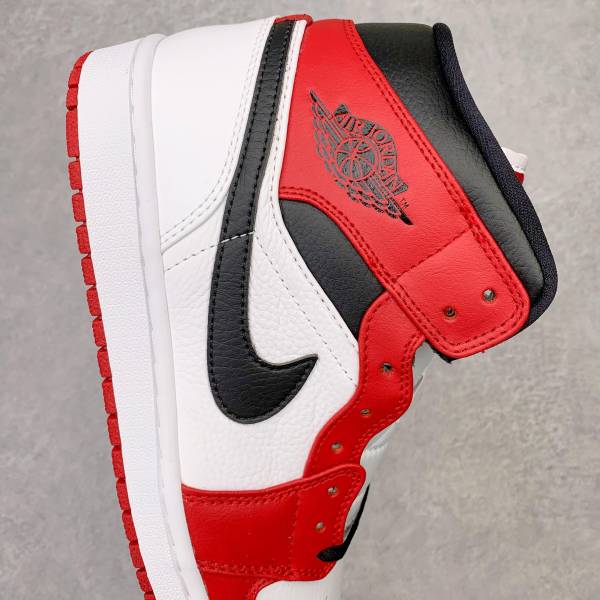 Jordan 1 Mid Chicago (2020)