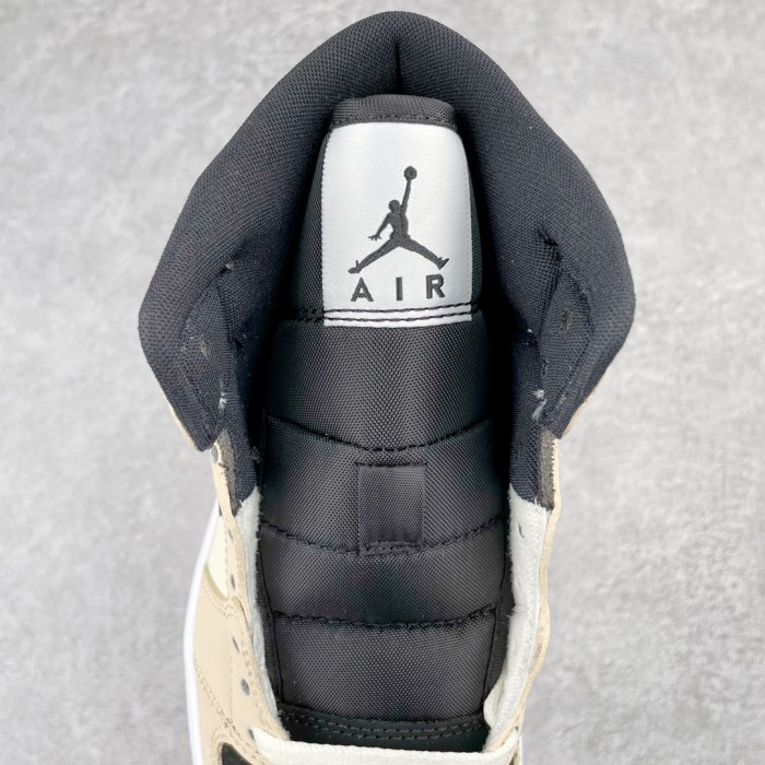 Jordan 1 Mid Barely Orange (W)