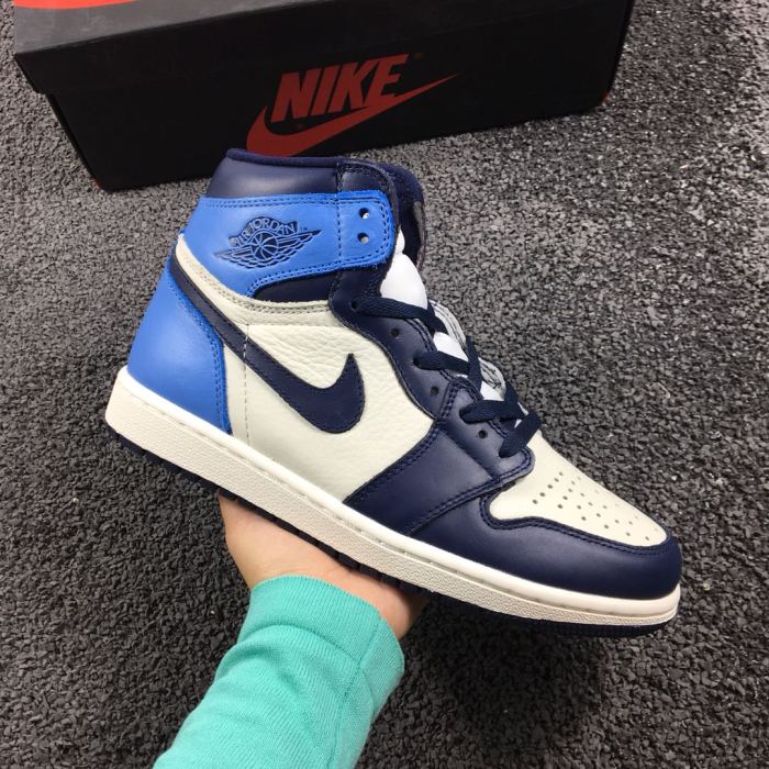 Jordan 1 Retro High Obsidian UNC