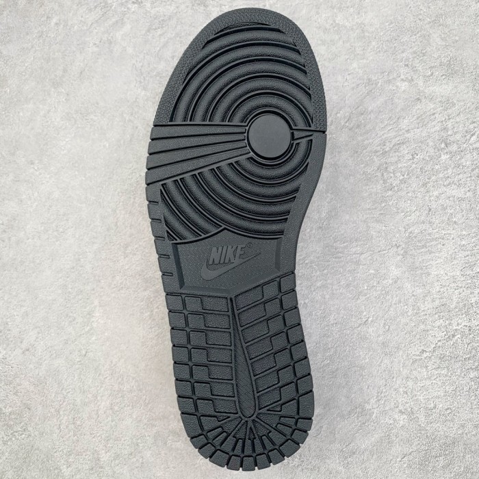 Jordan 1 Retro High OG Defiant SB NYC to Paris