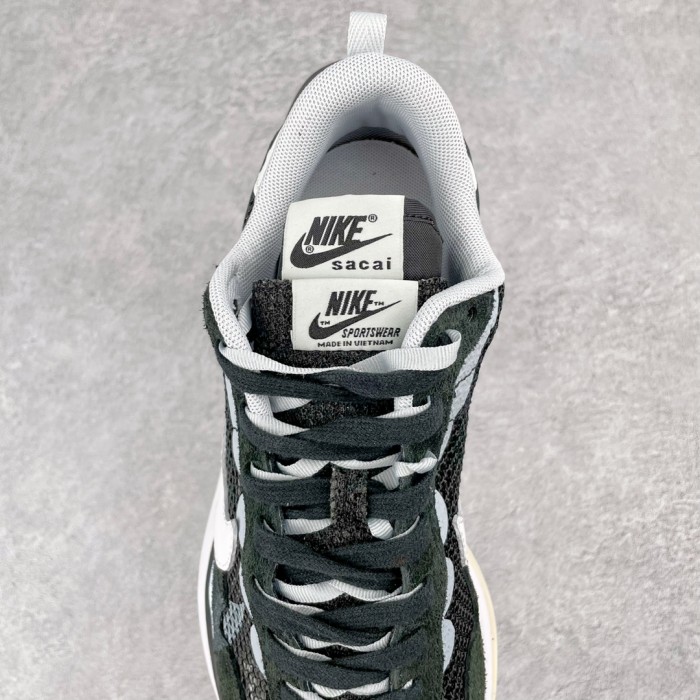 Nike Vaporwaffle sacai Black White