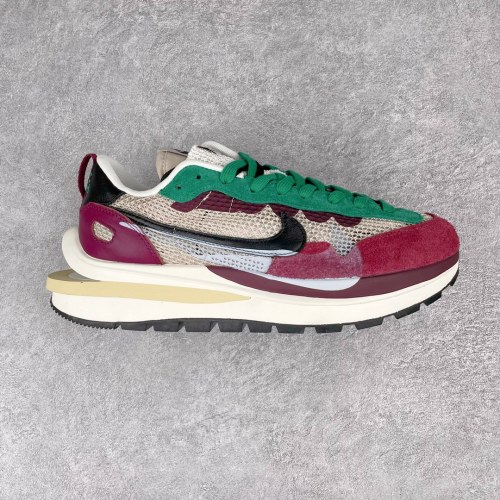 Nike Vaporwaffle sacai Villain Red Neptune Green