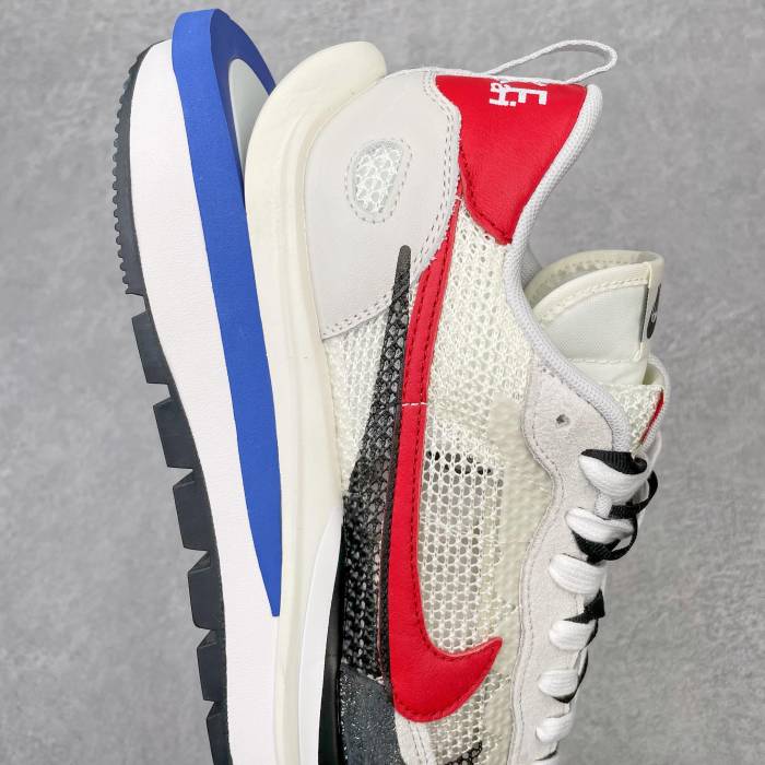 Nike Vaporwaffle sacai Sport Fuchsia Game Royal